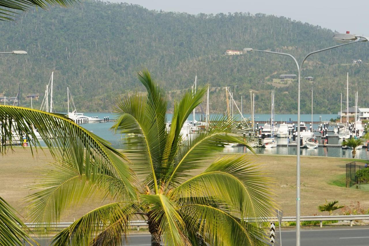 Airlie Seaview Apartments Airlie Beach Exterior photo